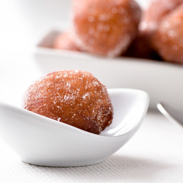 Buñuelos Rellenos de Crema Cacao con Avellanas 22grs. 100uds. 2,3kgs.