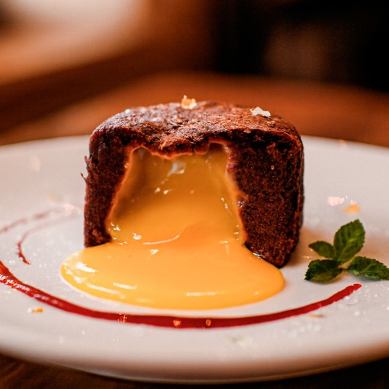 Coulant Suprem de Chocolate Negro con Mango y Maracuyá 100grs. 16uds.