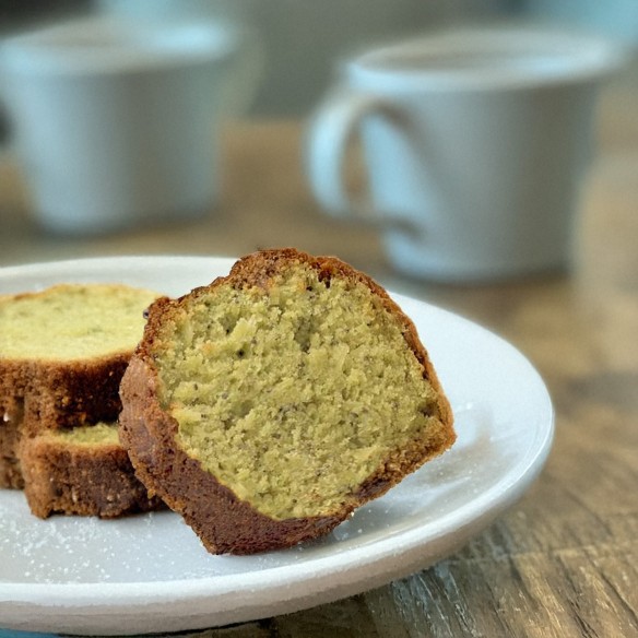Cake Pistache Graines Chia Amandes Cuit 1000grs. 3uds.