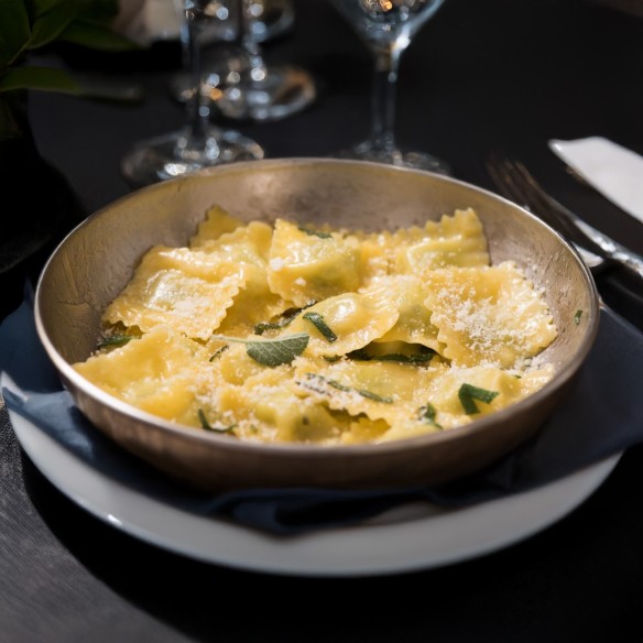 Ravioli con Ricotta y Espinacas 7,5grs. 3kgs. 400uds.