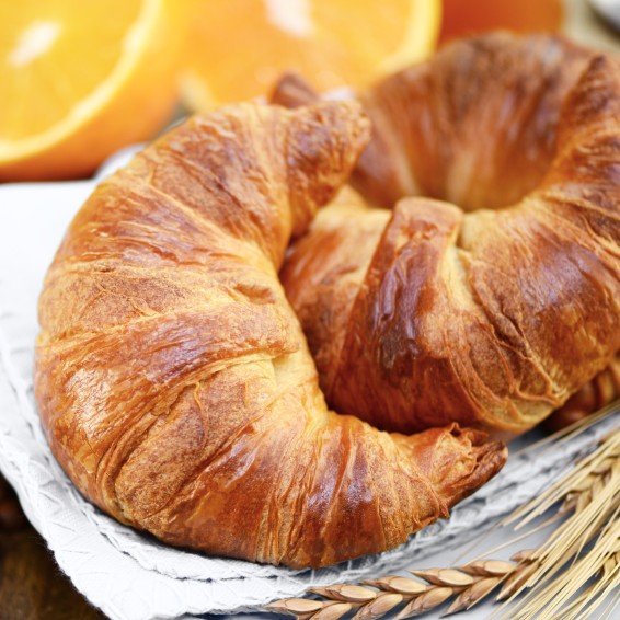 Croissant Curvo 30% Mantequilla Fermentado. 70grs. 69uds.