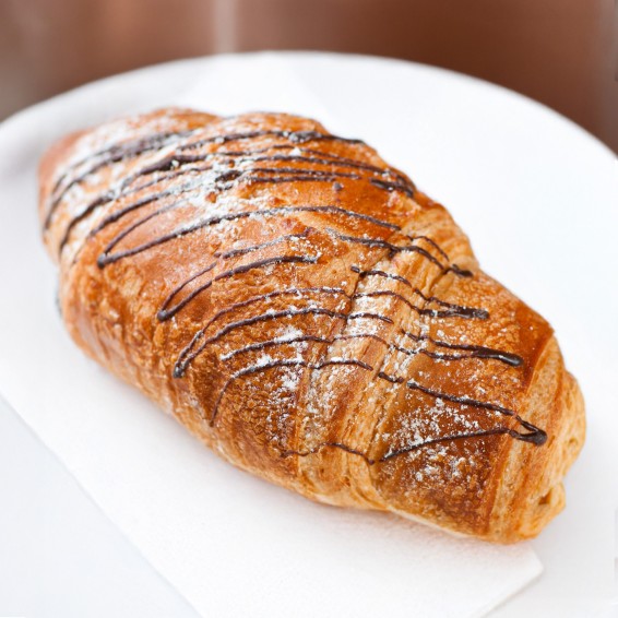 Croissant Chocolate Bombón Negro 95grs. 50uds.