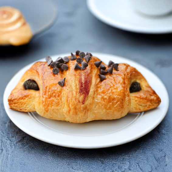 Croissant Jumbo Chocolate 3 Barritas. Fermentado. 130grs. 40uds.