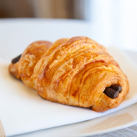 Croissant 23% Manteca con Chocolate Doble Barrita 105grs. 60uds.