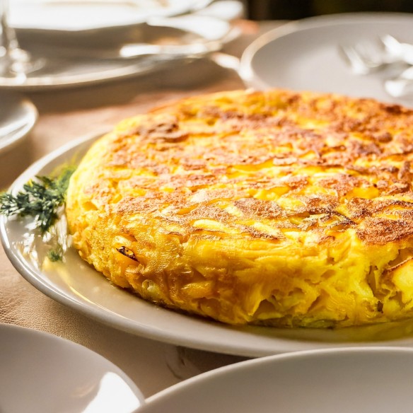 Tortilla Redonda de Patatas y Cebolla Exquise 1200grs. 6uds.