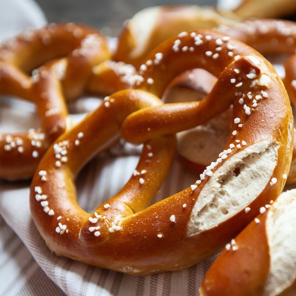 Bretzel Salado Pre Horneado 100grs. 60uds.