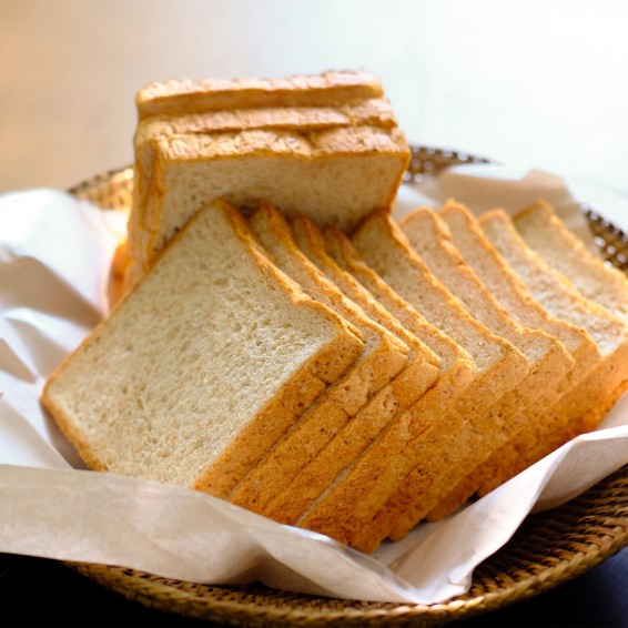 Pan de Molde Integral 800grs. 8uds. 24+2 rebanadas. 10mm.